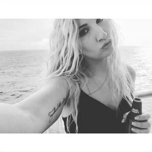 Meet your Posher, Katlynn